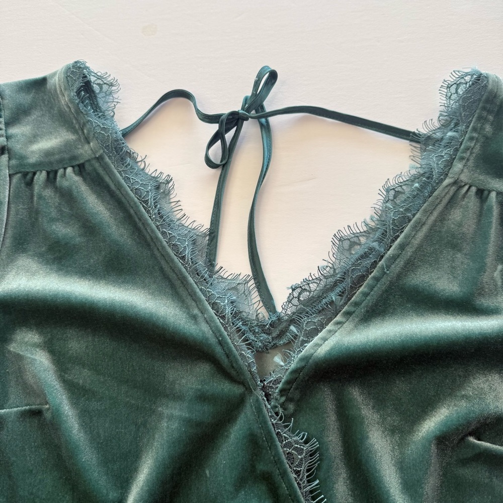 Abercrombie And Fitch Womens Emerald Green Velvet Top With Lace Trim Small - Picture 10 of 12